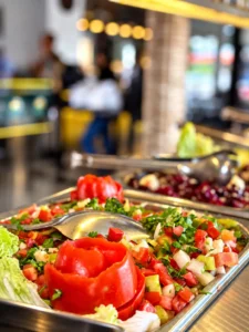 Salada fresca no buffet